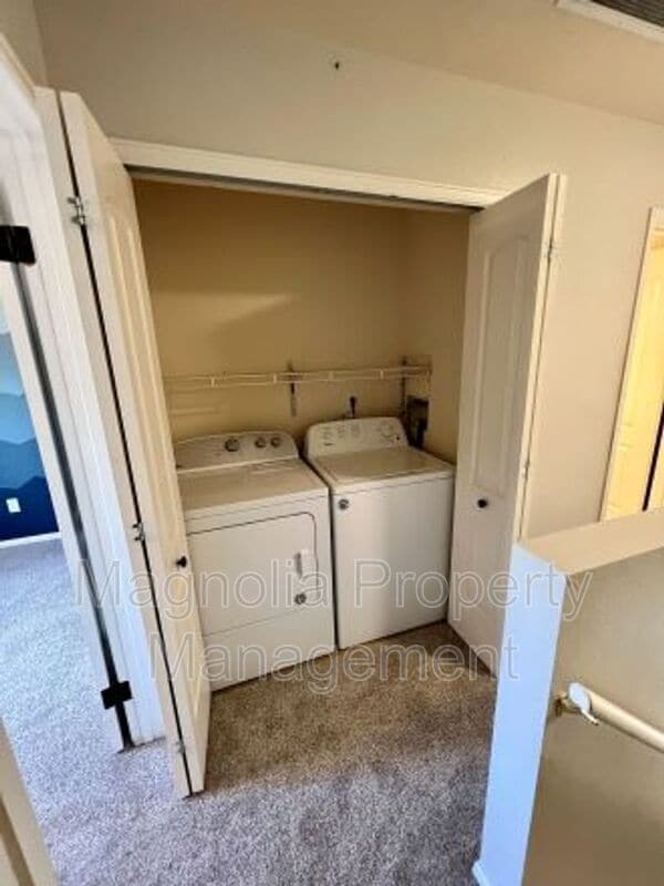 Building Photo - 5360 Solar Ridge Dr