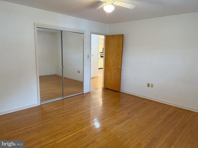 Building Photo - 5110 Woodbine Rd