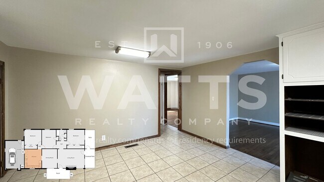 Building Photo - 3 Bedroom Home w/Lots of Space in Forestda...