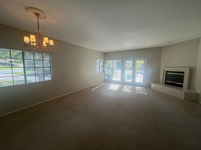 Building Photo - Charming 2nd Floor Condo in Rancho Bernard...