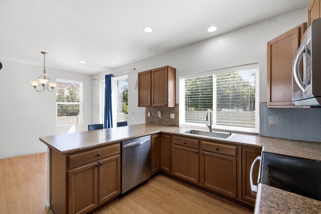 Building Photo - "Charming 3-Bedroom Home with 2.5 Baths on Kirk Street – 1744 sq ft of Comfort in Denver!"