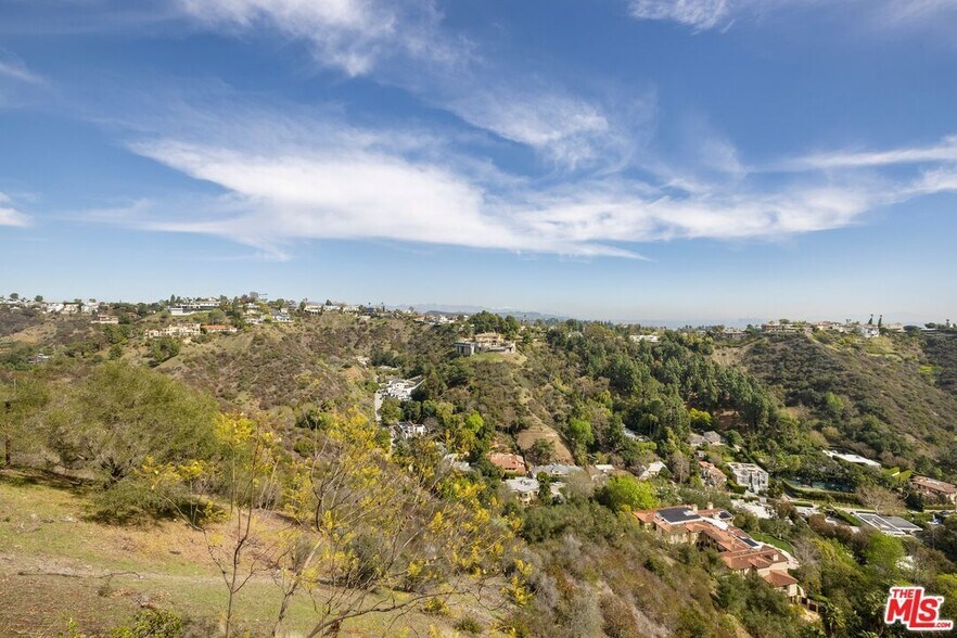 Building Photo - 1260 Linda Flora Dr