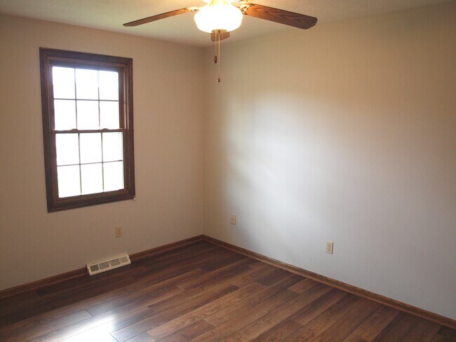 Building Photo - 607 Cheyenne Cir