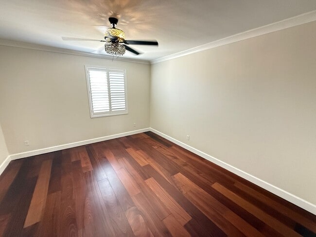 Building Photo - 3-Bedroom Townhome with Community Pool & S...
