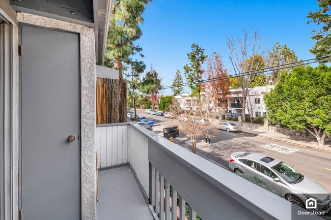 Building Photo - 18620 Hatteras St