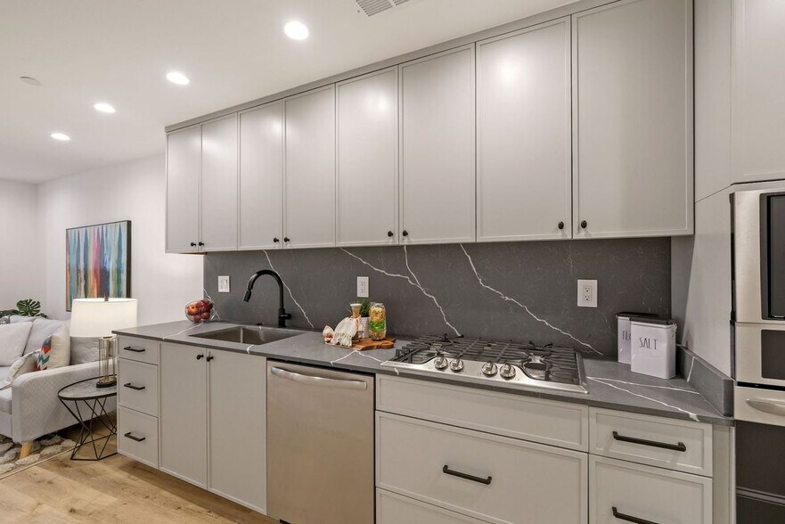 Building Photo - 1979 Biltmore St NW