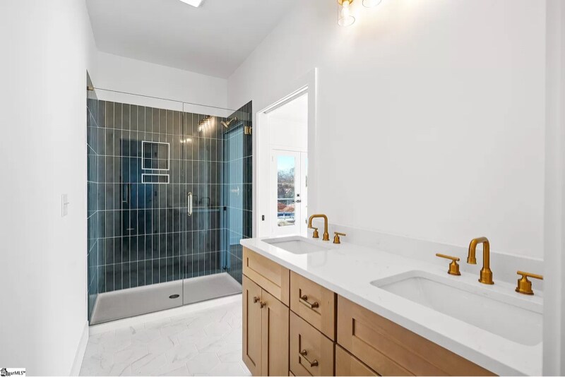 Building Photo - 100 Lepak Ln