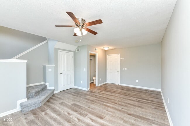 Building Photo - 9050 Mercer Dr