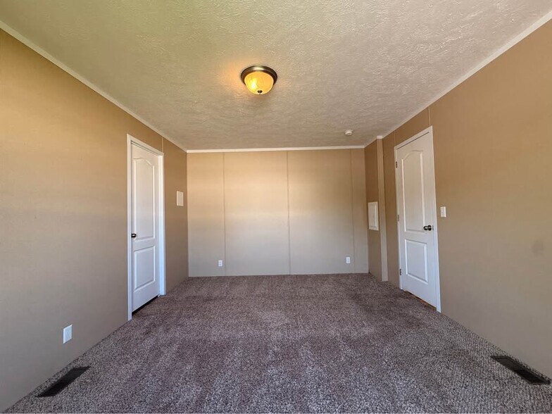 Building Photo - 52184 Norfolk Ln