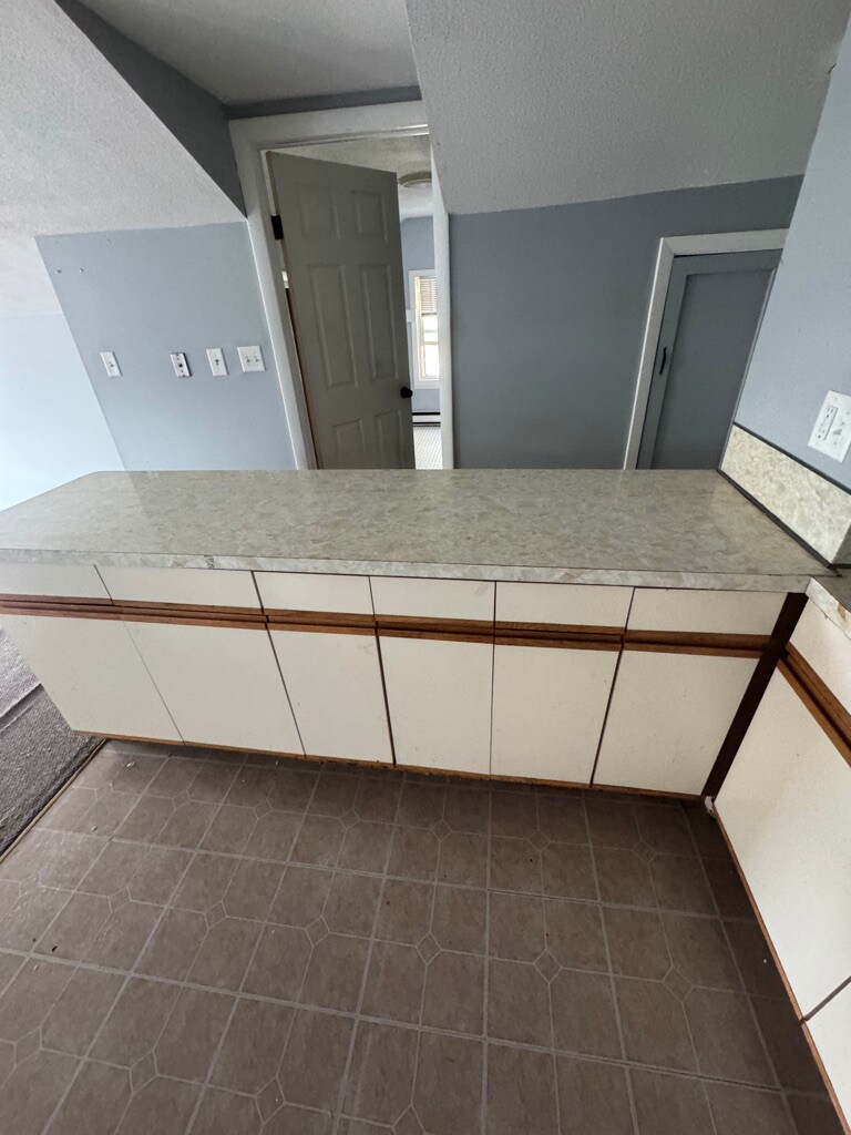 Kitchen Unit 3 - 10 Church St