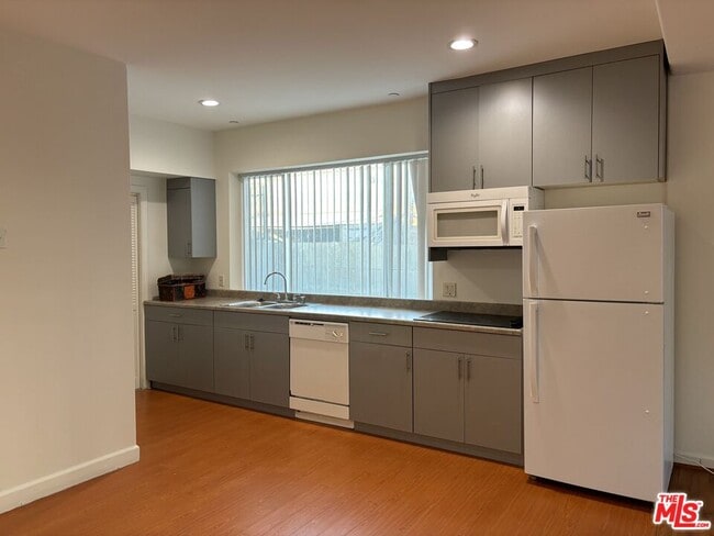 Primary Photo - 1412 S Sherbourne Dr