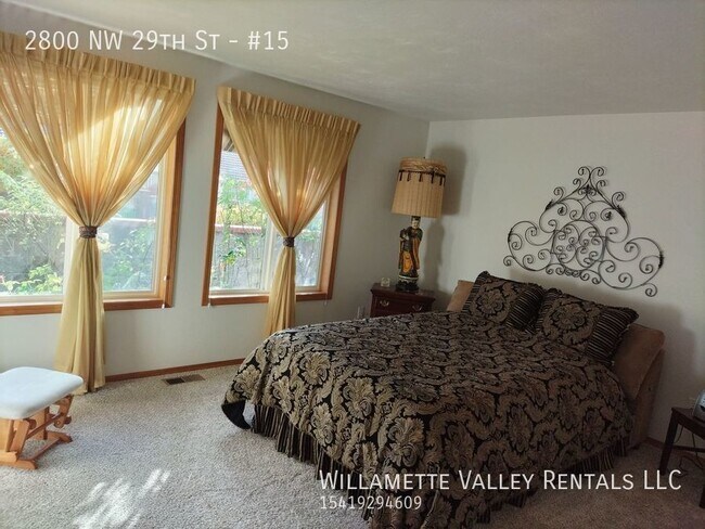 Building Photo - Furnished townhouse in NW Corvallis