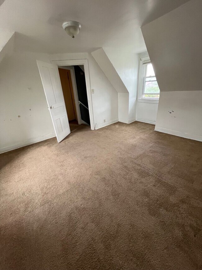 Building Photo - 208 McKinley St