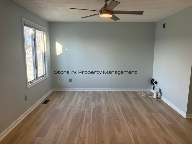 Building Photo - Fully Redesigned Townhouse Style Condo For Rent in Desirable Louisquisset Community!