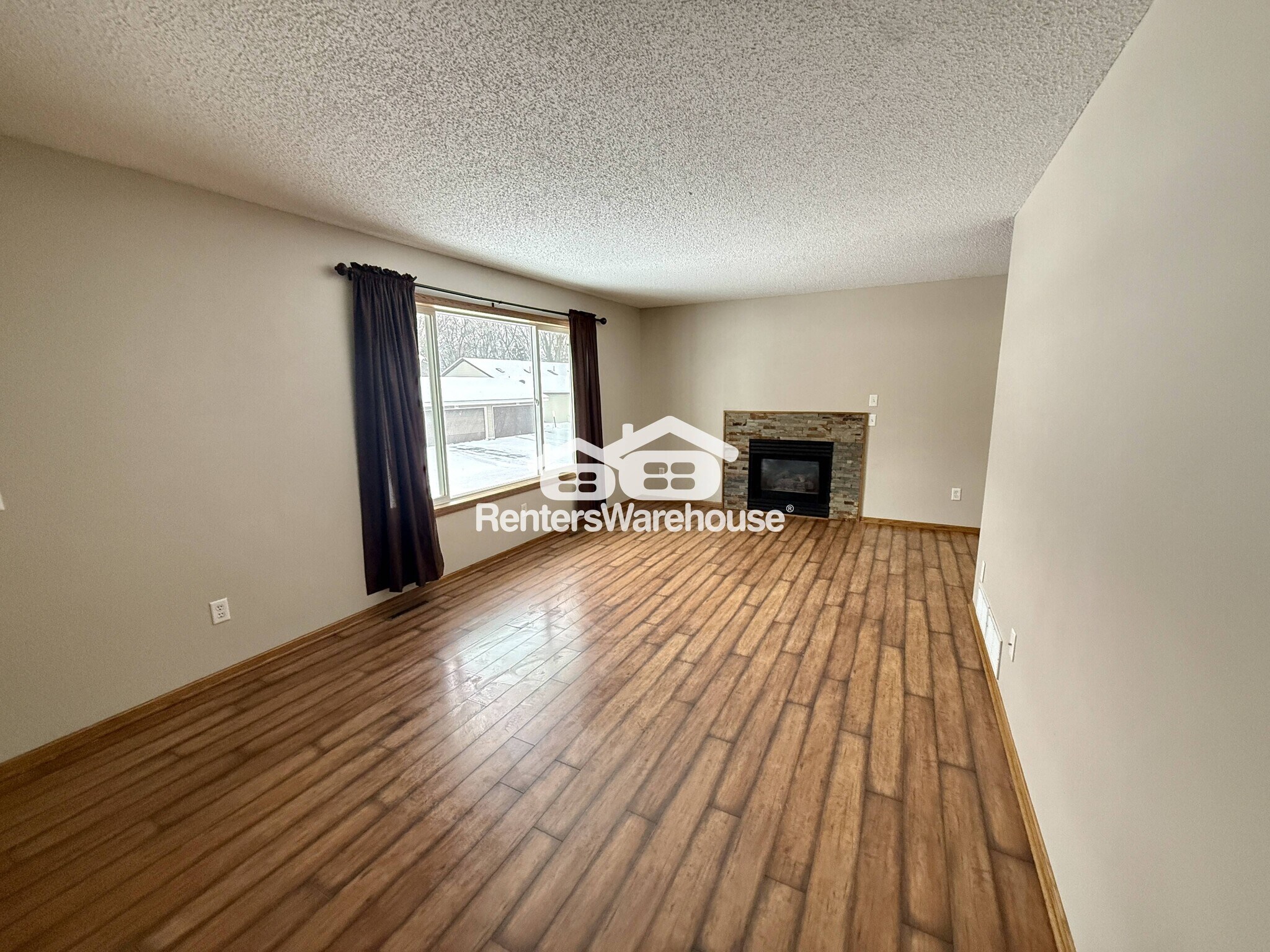 Building Photo - 6762 Gretchen Ct N