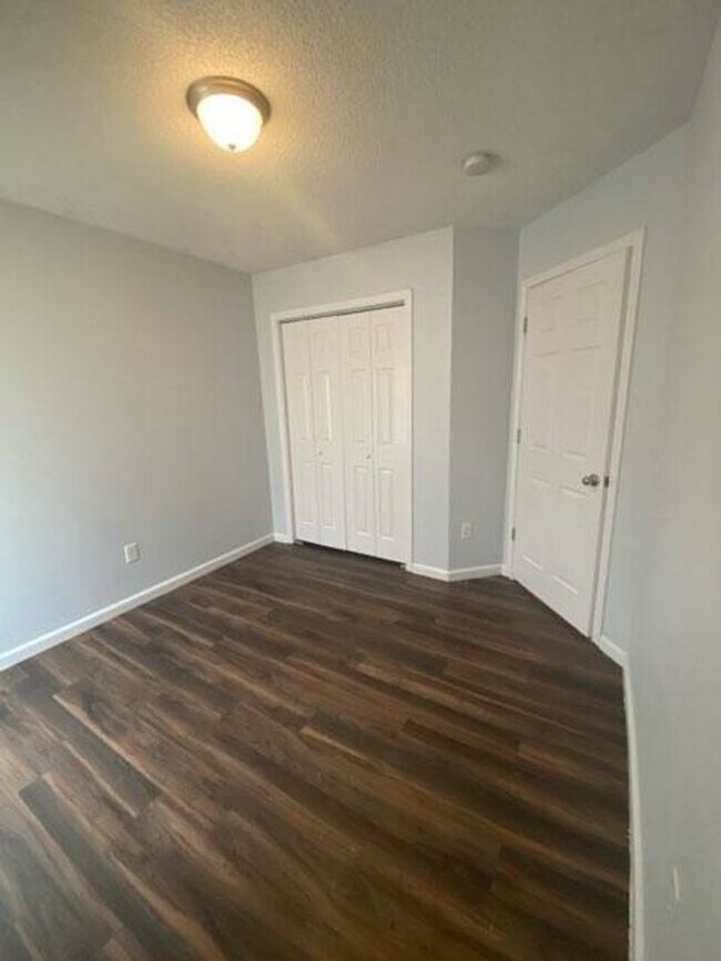 Building Photo - 3 BR 2 BA Maysville