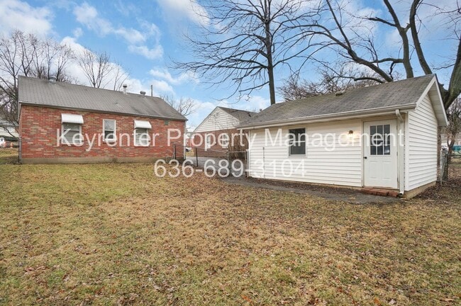 Building Photo - 1045 N New Florissant Rd