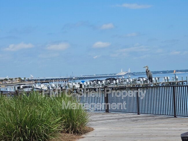 Building Photo - 90 Baybridge Dr