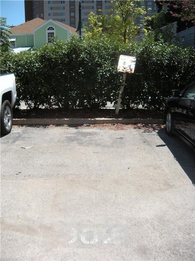 Building Photo - K036 - Palmetto #302