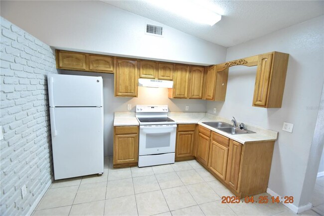 Building Photo - 12203 N 9th St