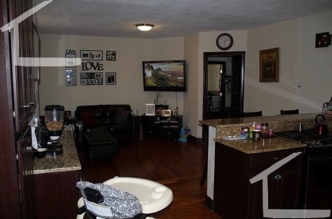 Building Photo - Large 3.5 bed in Coolidge corner