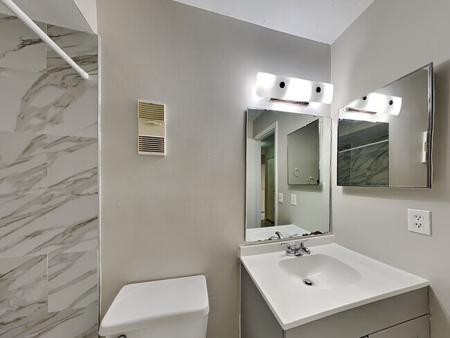 Building Photo - 1921 Truman Rd