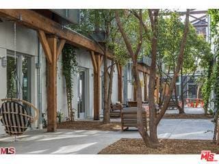 Building Photo - 527 Molino St