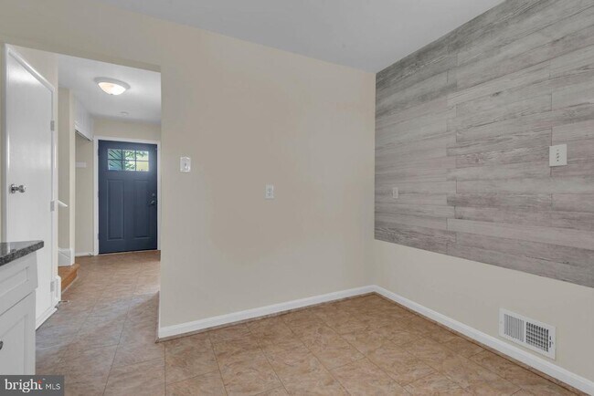 Building Photo - 6004 Mustang Pl