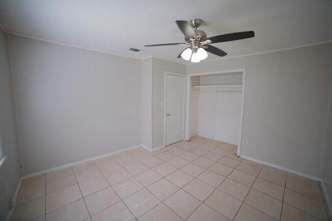 Building Photo - 3424 Orlando Dr
