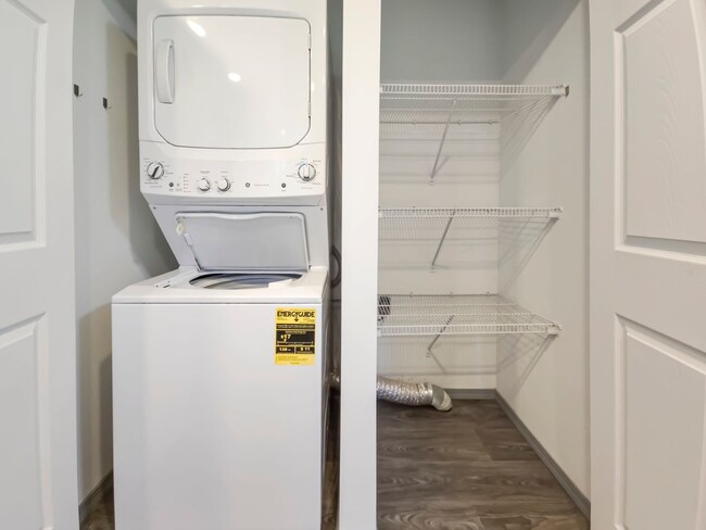 Building Photo - Pet-Friendly 2BR Duplex with Fenced Yard & New Carpets