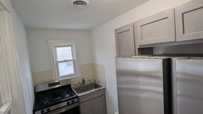 Building Photo - 1523 St Clair River Dr