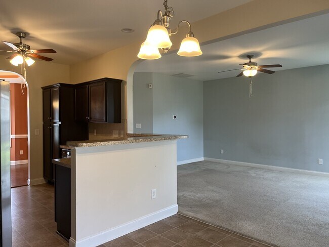 Building Photo - 834 Solomon Dr