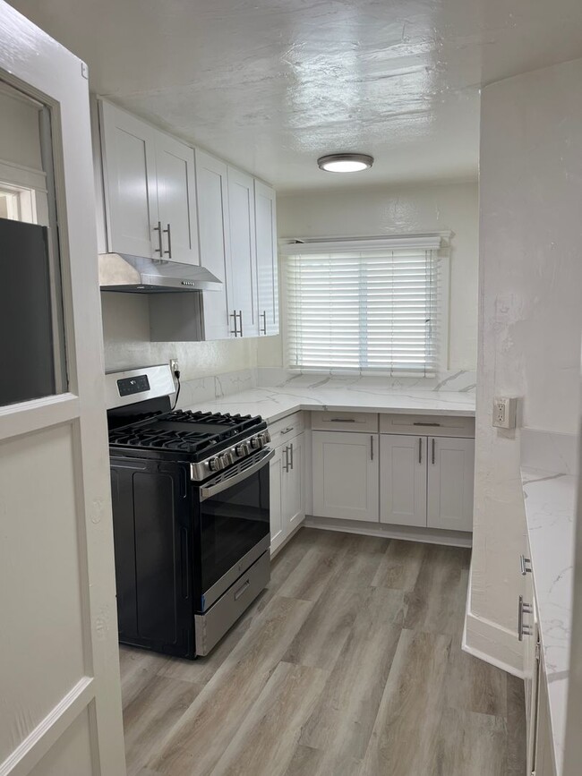 Building Photo - 3310 31st St