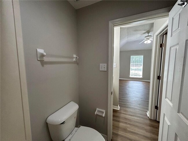 Building Photo - 6626 Woodside Ct E
