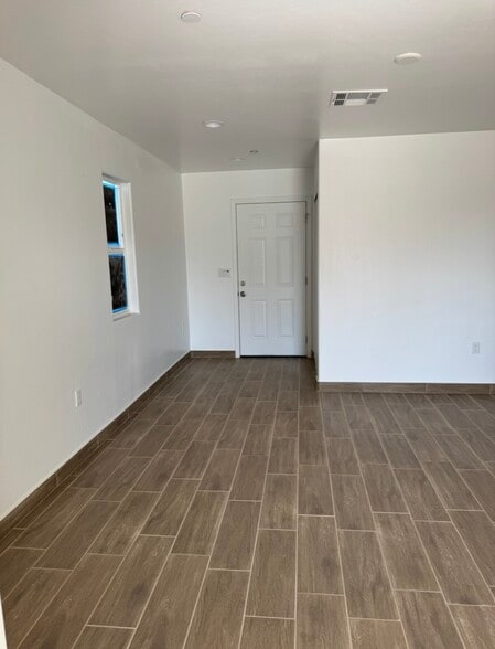 Living Room - 1128 Jefferson St