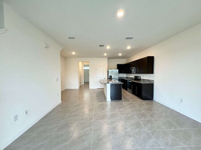 Building Photo - 33031 Tulip Petal Ln