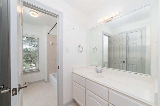 Building Photo - 3505 Parkside Dr