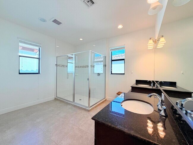 Building Photo - 2074 Dickens Terrace