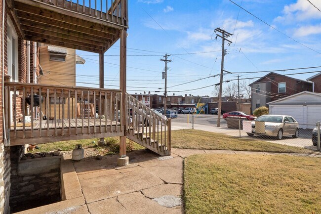 Building Photo - 4918 Tholozan Ave