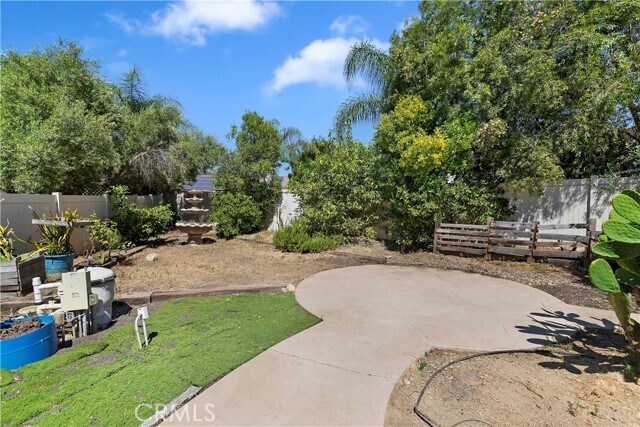 Building Photo - 42467 Thoroughbred Ln