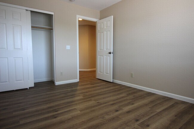 Building Photo - 4 Bedroom Home in Cloverdale