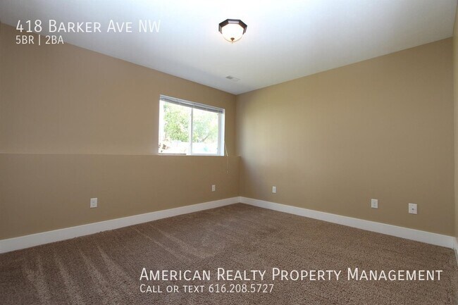 Building Photo - 418 Barker Ave NW