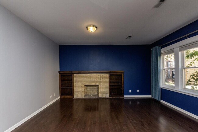 Building Photo - 1 bedroom in Chicago IL 60625