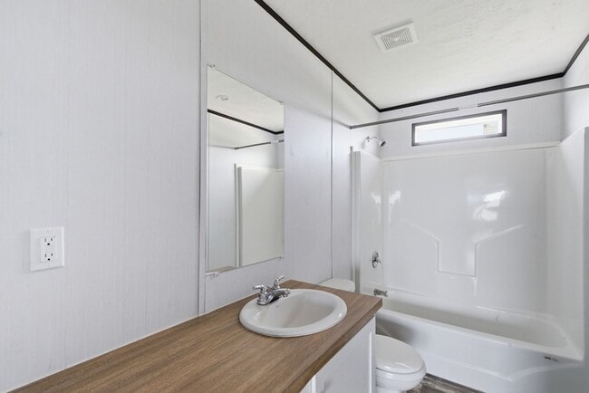 Building Photo - 303 Mesa Rdg