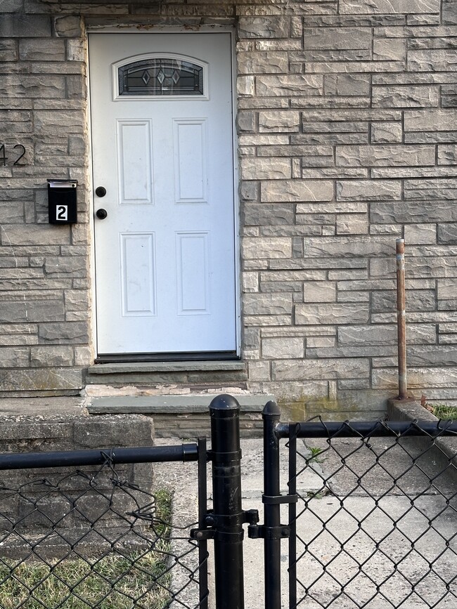 Building Photo - 6642 Lebanon Ave