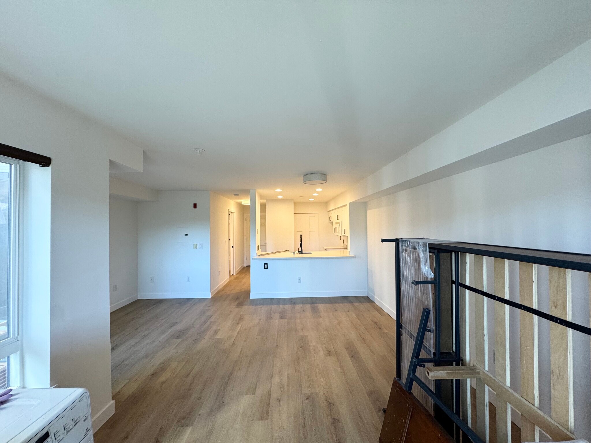 Building Photo - 2530 15th Ave W