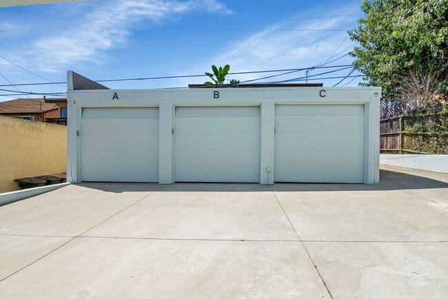 Building Photo - Malaga-GJA