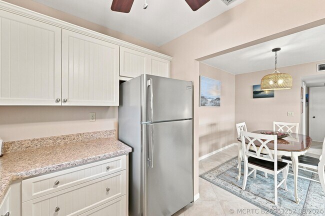 Building Photo - 14499 Canalview Dr