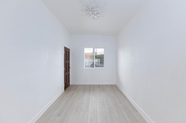 Building Photo - 3008 Lawndale St