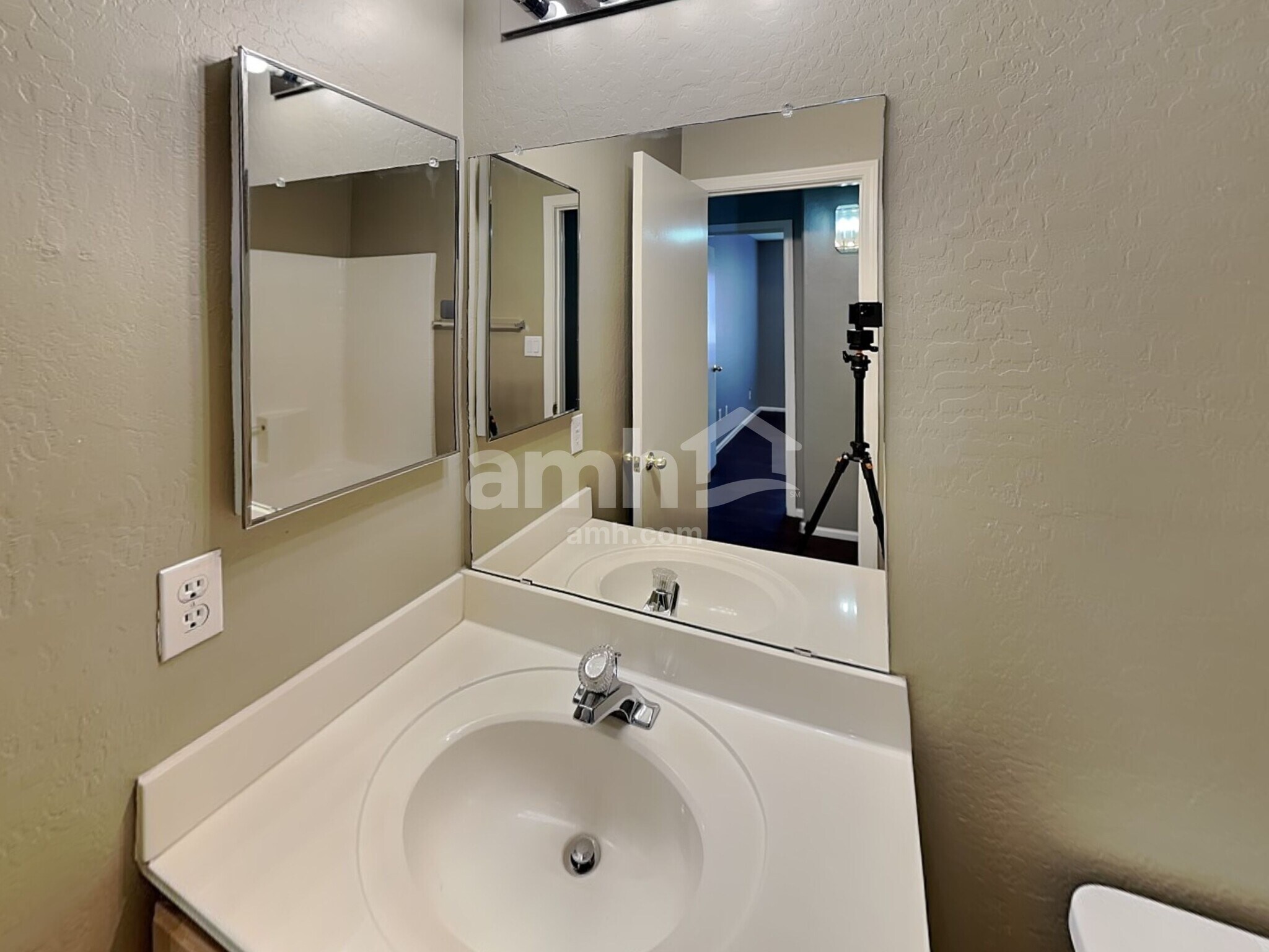 Building Photo - 13177 W Mauna Loa Ln